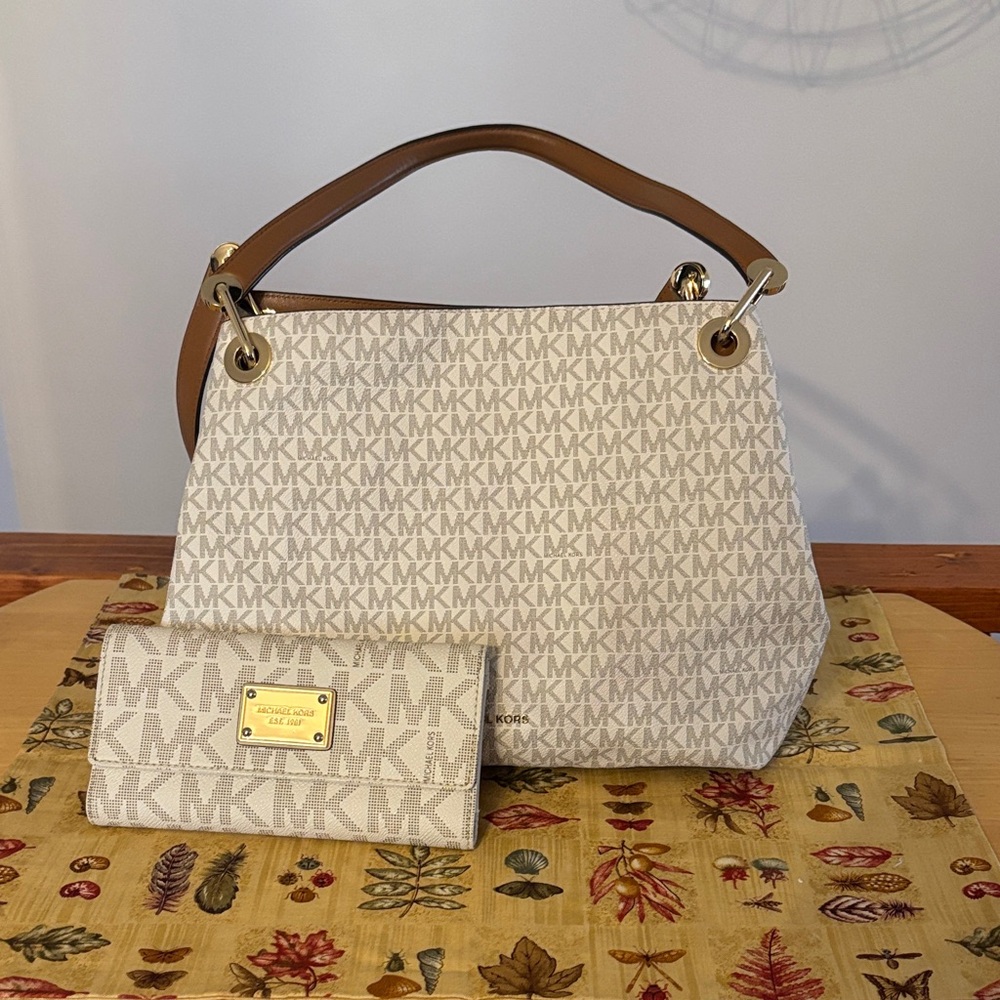 Michael Kors White and Brown Shoulder Bag Set